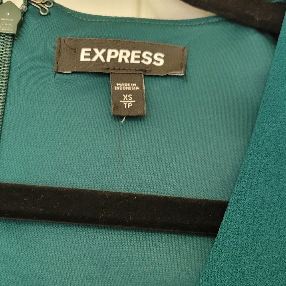 Express Green Dress - Picture 3 of 8